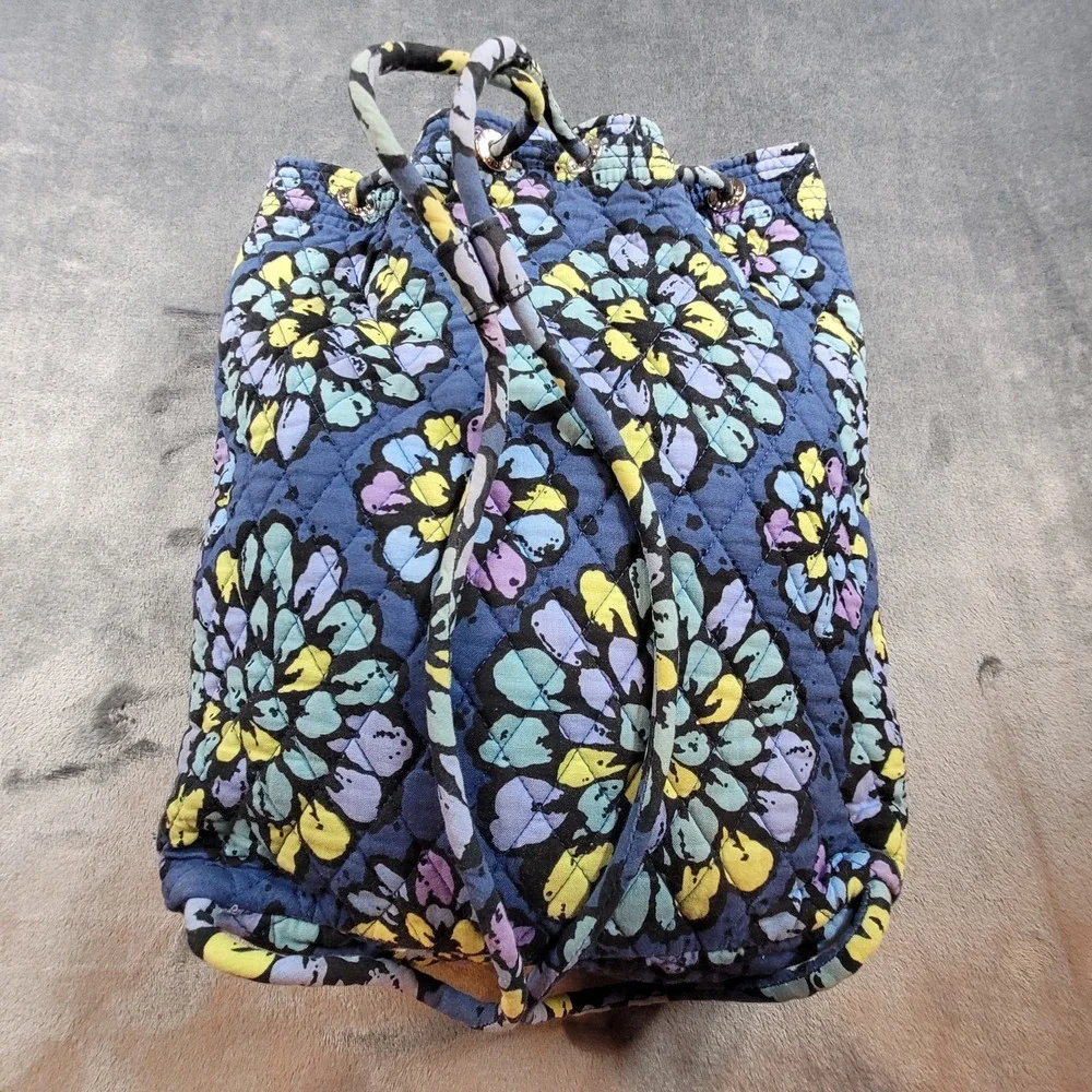 Vera Bradley Quick Draw/Cinch Top Quilted Backpack Bag‎ Indigo Pop Purse-Retired